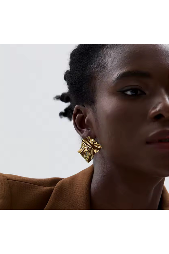 VELA WAVY STUDS