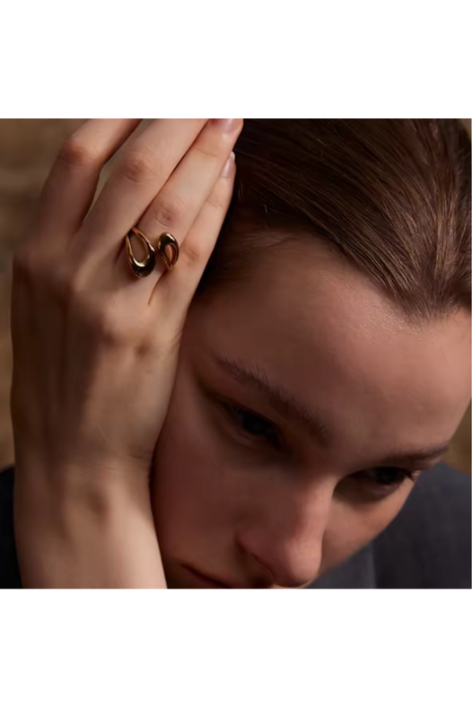 LYRA SCULPTED RING