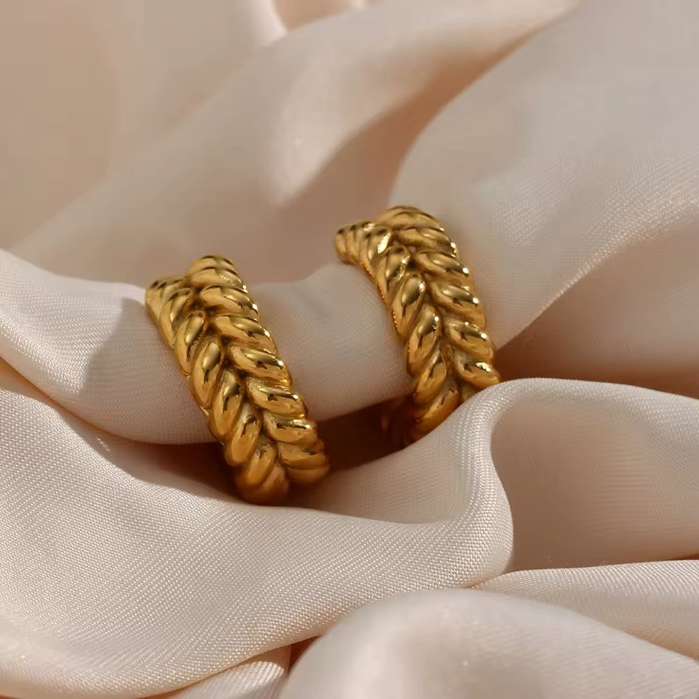 SOLEIL TWIST HOOP