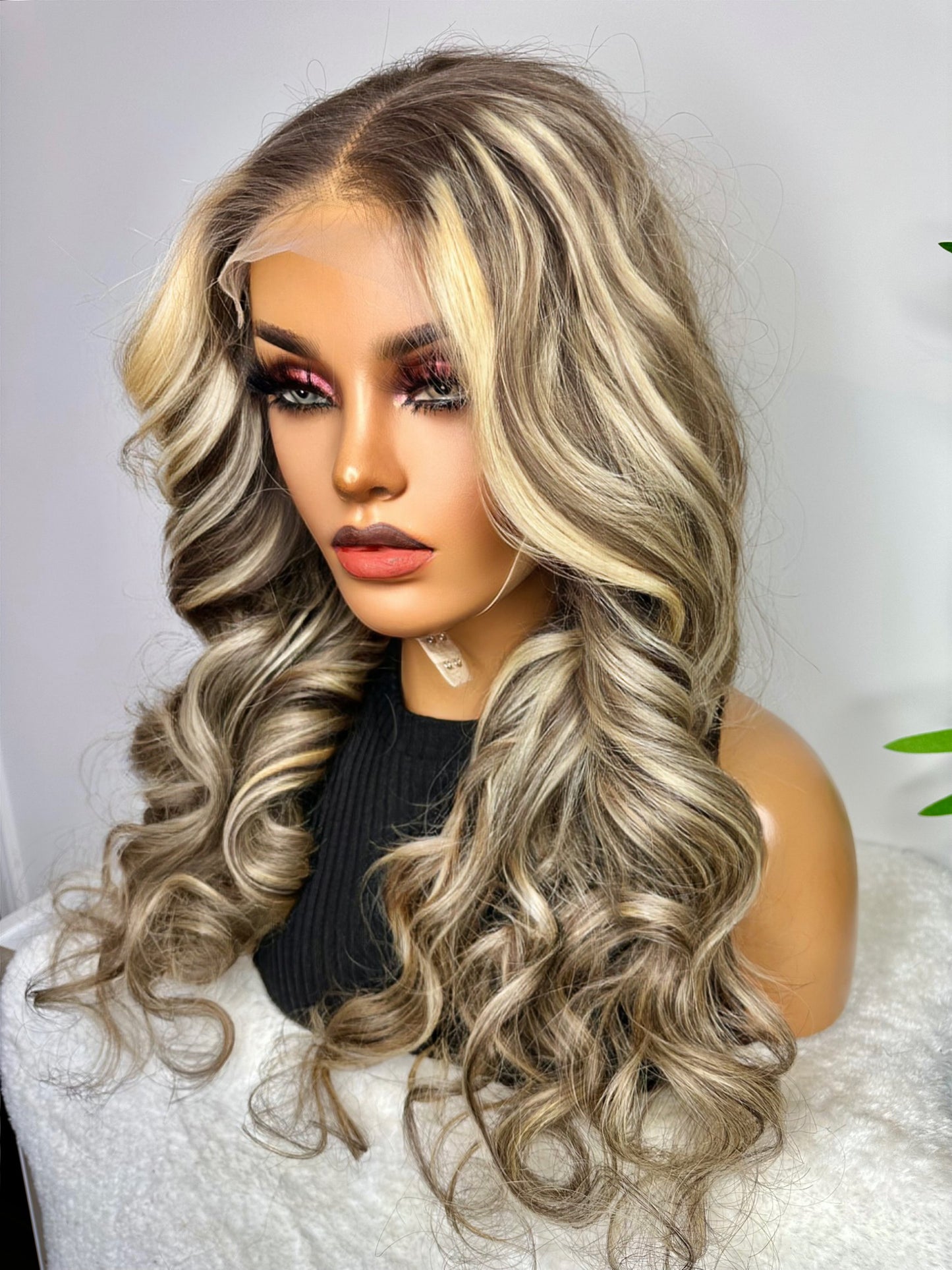 FAB ASH BLONDE LUXURY LACE WIG (LIGHT HIGHLIGHTS)